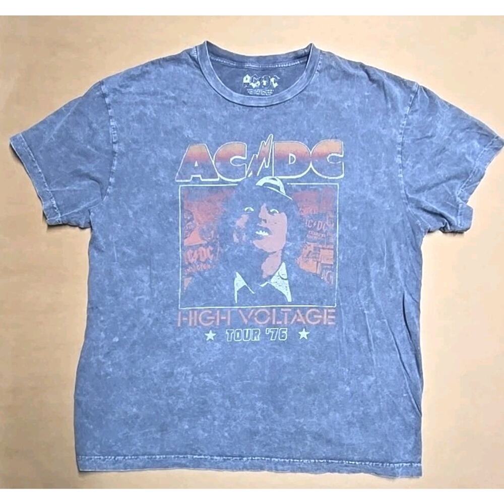 AC/DC High Voltage Tour 1976 T-shirt Size S/M U305-22